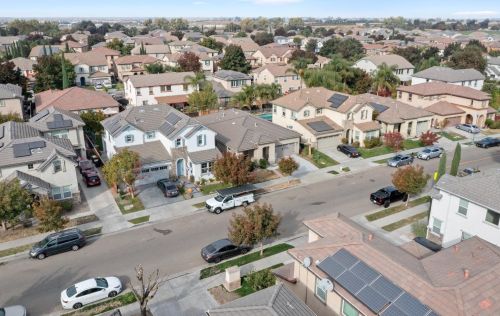 17769 Golden Spike Trl, Lathrop CA  95330-9373 exterior