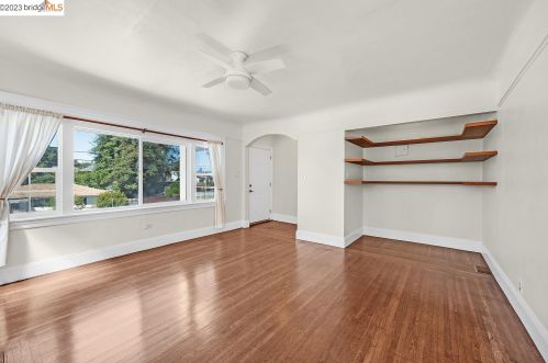 4726 Congress Ave, Oakland CA  94601-4706 exterior