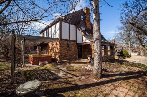 6341 Hamilton Ave, Cincinnati OH 45224-2011 exterior