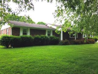 156 Arrowhead Dr, Mc Minnville, TN 37110-2923