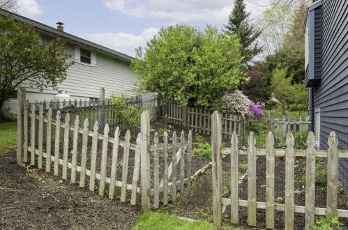 8 Abbott Ave, Ridgefield CT  06877-4407 exterior