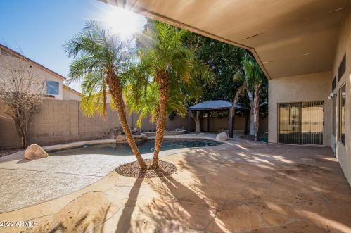 16025 18 Dr, Phoenix AZ  85045-1774 exterior