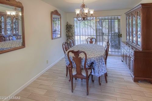 2261 Rainbow Vis Dr, Tucson AZ 85712-2914 exterior