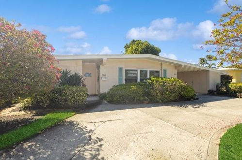 756 Broad Ct, Naples, FL 34102-5531