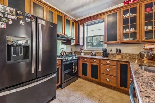 111 Regency Pl, Woodbridge NJ  07095-1030 exterior