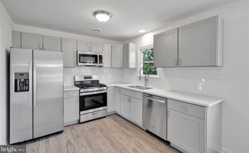 409 Leesport Ave, Dauberville, PA 19533-9556
