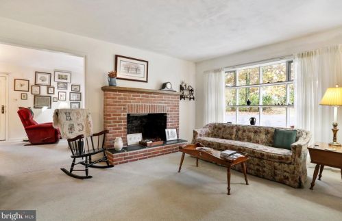 9589 Forest Ridge Rd, Lees Cross Roads, PA 17257-9282