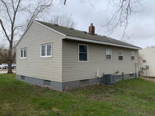 908 Sibley Ave, Litchfield MN  55355-3517 exterior