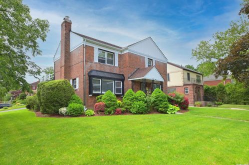 215-18 85th Ave, Jamaica, NY 11427-1216