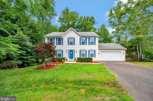 2 Woods Ct, Fredericksburg, VA 22407-8033