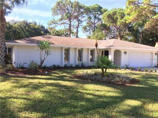 2144 Brueckner Dr, Sarasota, FL 34231-6914