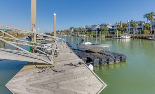 55 Waterway Island Dr, Isle Of Palms SC  29451-2728 exterior