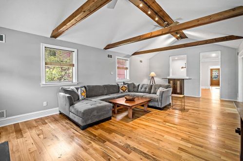 58 Hawthorne Ave, Pittsburgh PA 15229-2045 exterior