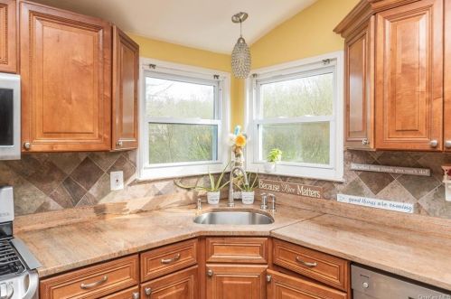 3 Capital Dr, Washingtonville NY  10992-1384 exterior