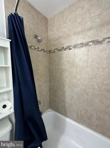 6111 Plainville Ln, Woodbridge VA  22193-3935 exterior