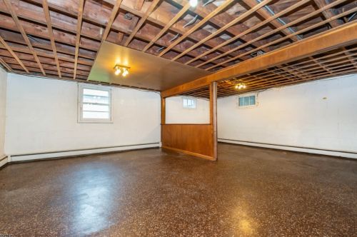 100 Cedarhurst Ave, West Paterson NJ  07424-3005 exterior