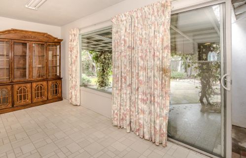 4 Casa Linda Dr, Woodland CA  95695-4612 exterior