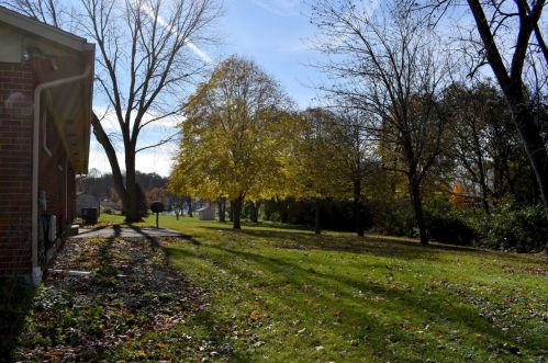 2095 Perkins Dr, Springfield OH 45505-3523 exterior