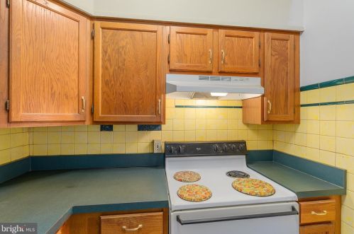 1210 Philadelphia Ave, Gilbertsville PA  19525-9573 exterior