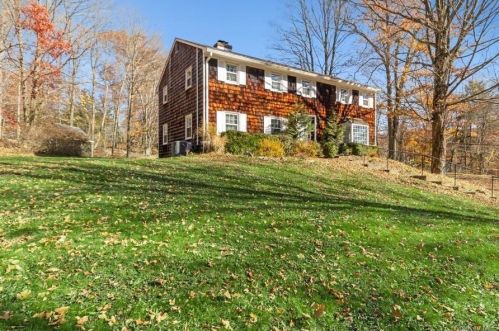 340 Dennytown Rd, Tompkins Corners, NY 10579-1423