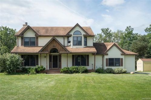 586 Cayuga Crk Rd, Townline NY  14004-8700 exterior