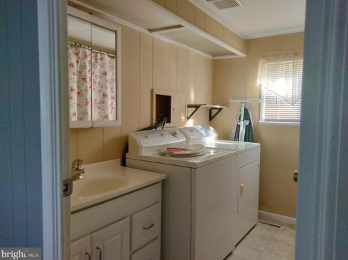 4 Oak Dr, Erial NJ  08081-1808 exterior