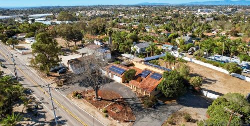 1171 Sunset Dr, Vista CA  92081-7407 exterior