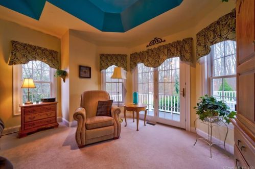 216 Watch Hill Rd, Kensington CT  06037-3657 exterior