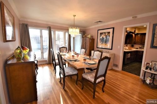 26 Elmwood Ter, Elmwood Park NJ  07407-1729 exterior