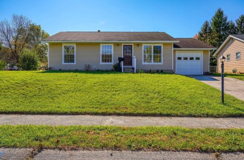 815 Lakeview Dr, Marysville OH  43040-1238 exterior