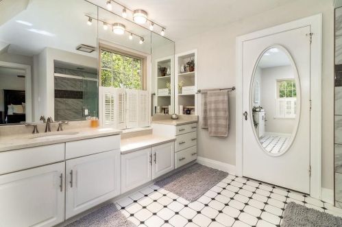 225 Ellendale Pkwy, Crown Point IN  46307-4341 exterior