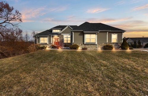 11380 Concord Crk Dr, Thiensville WI  53092-4387 exterior