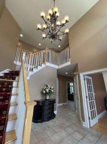 195 Speno Rdg, Rocky Hill, CT 06067-2835