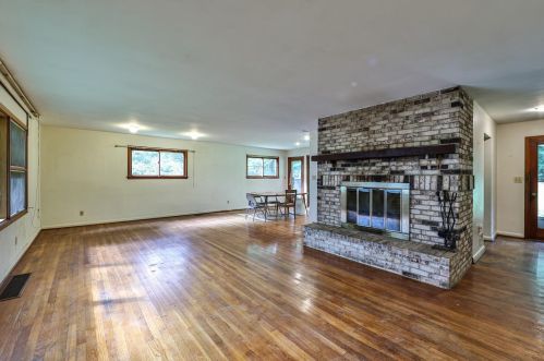 22 Marian Dr, Newport, KY 41075-1232