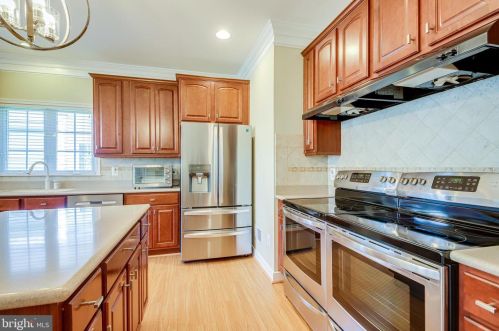 9517 Moonen Bay Ln, Bristow VA  20136-3515 exterior