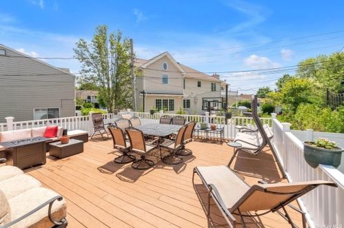 8 Acorn Rd, East Rockaway NY  11518-2103 exterior