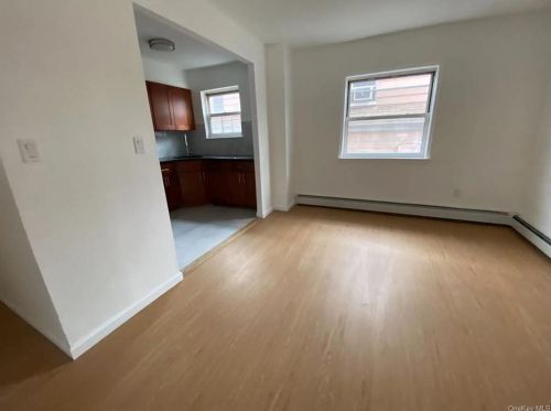 2780 Sampson Ave, Bronx NY  10465-2943 exterior