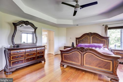 20405 Crimson Pl, Leesburg VA 20175-6362 exterior