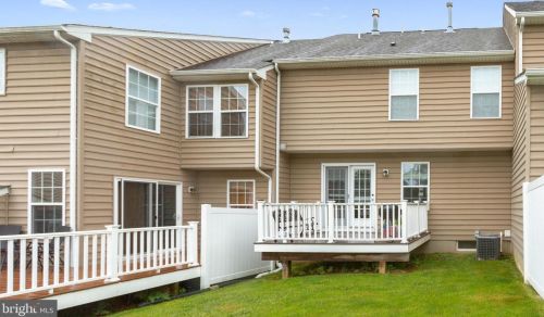 202 Tall Trees Cir, Downingtown PA  19335-5372 exterior