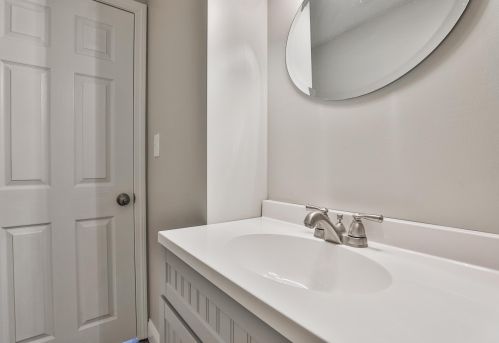 97 Lower Camp Rd, Northwood NH  03261-4305 exterior