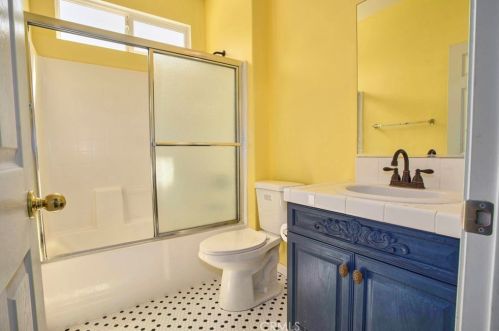 2718 Norberry St, Lancaster CA  93536-1418 exterior