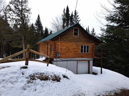 109 Cedar Ln, Columbia, NH 03576-5402