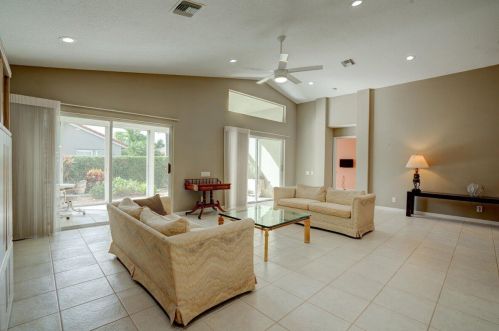7038 Haviland Cir, Boynton Beach FL  33437-6472 exterior
