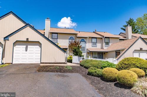 1733 Mcnelis Dr, Southampton, PA 18966-4051