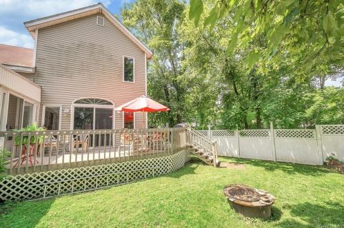 47 Malcolm St, Crotonville NY  10562-3241 exterior