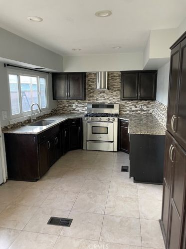 8305 Coral Ln, Pico Rivera, CA 90660-5105