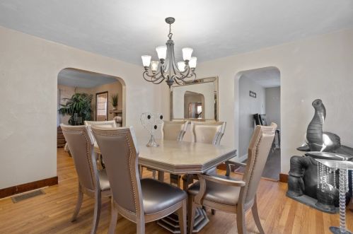 124 Larkspur St, Whitaker PA  15120-2205 exterior