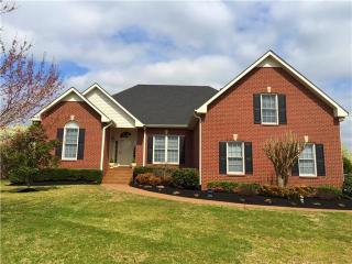 142 Huntington Pl, Hendersonville, TN 37075-8564