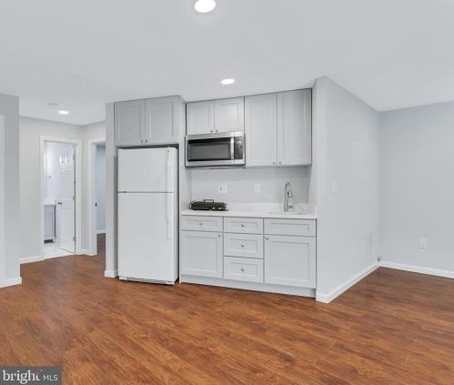 9009 Sweet Birch Ct, Springfield VA  22152-2513 exterior