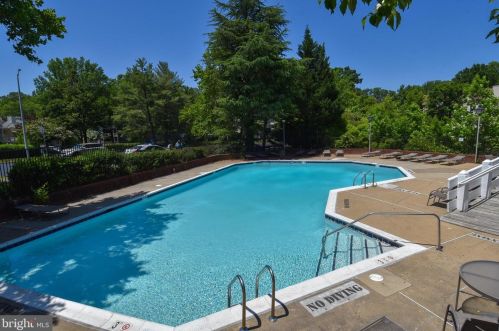 7604 Lakeside Village Dr, Falls Church VA  exterior